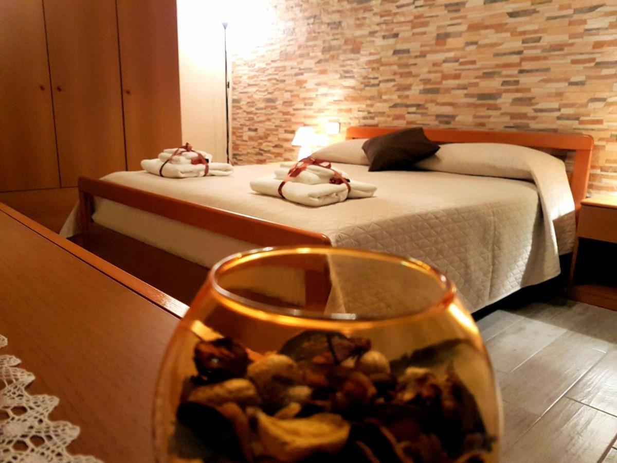 Bed and Breakfast Il Vicoletto Frascineto Exterior foto