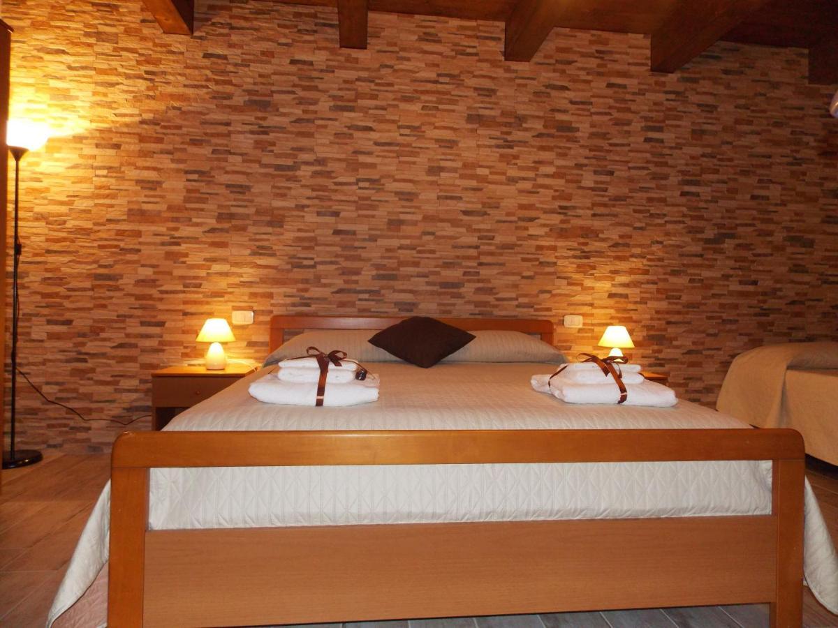 Bed and Breakfast Il Vicoletto Frascineto Exterior foto